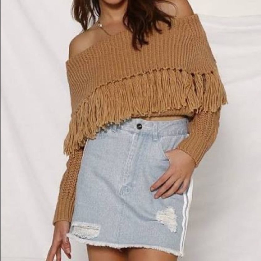 Angashion‎ Off Shoulder Fringe Gold Sweater